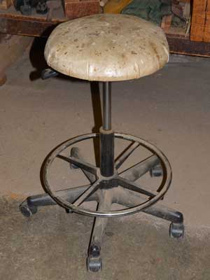 504. Cabinet makers bench